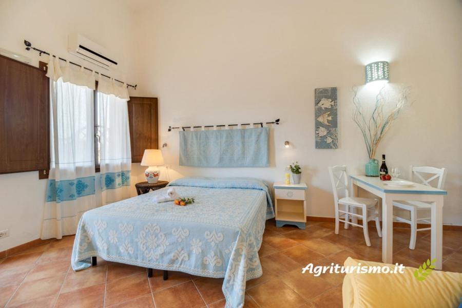 Agriturismo Campesi Casale Tra Le Vigne Aglientu Exterior foto