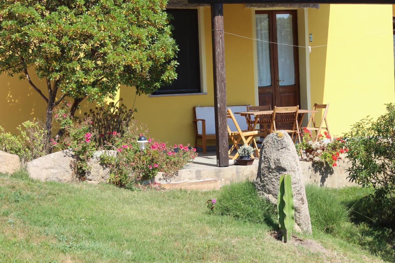 Agriturismo Campesi Casale Tra Le Vigne Aglientu Exterior foto