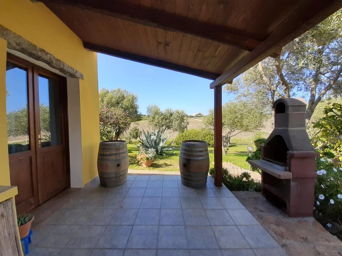 Agriturismo Campesi Casale Tra Le Vigne Aglientu Exterior foto