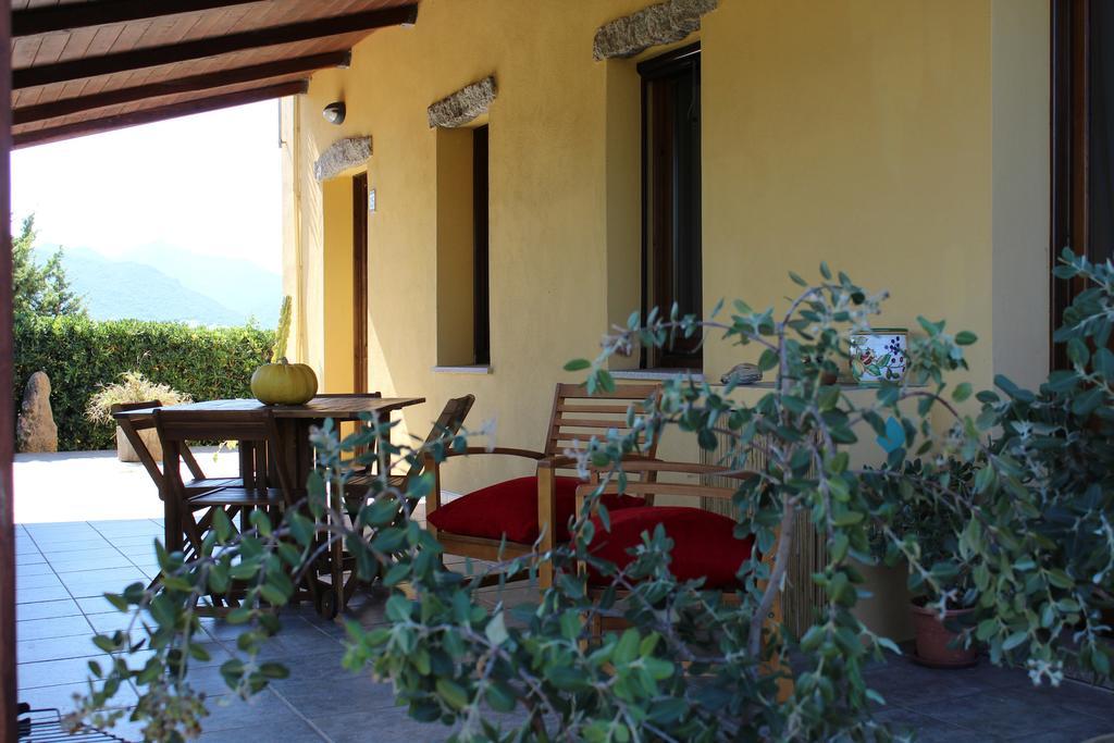 Agriturismo Campesi Casale Tra Le Vigne Aglientu Exterior foto